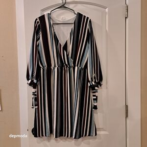Star sky midi dress size XL and White Striped